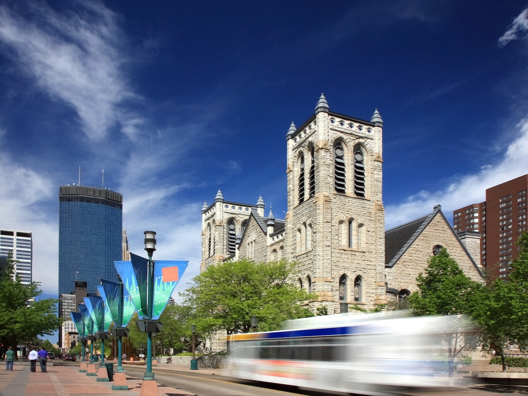 downtown Minneapolis moving bus